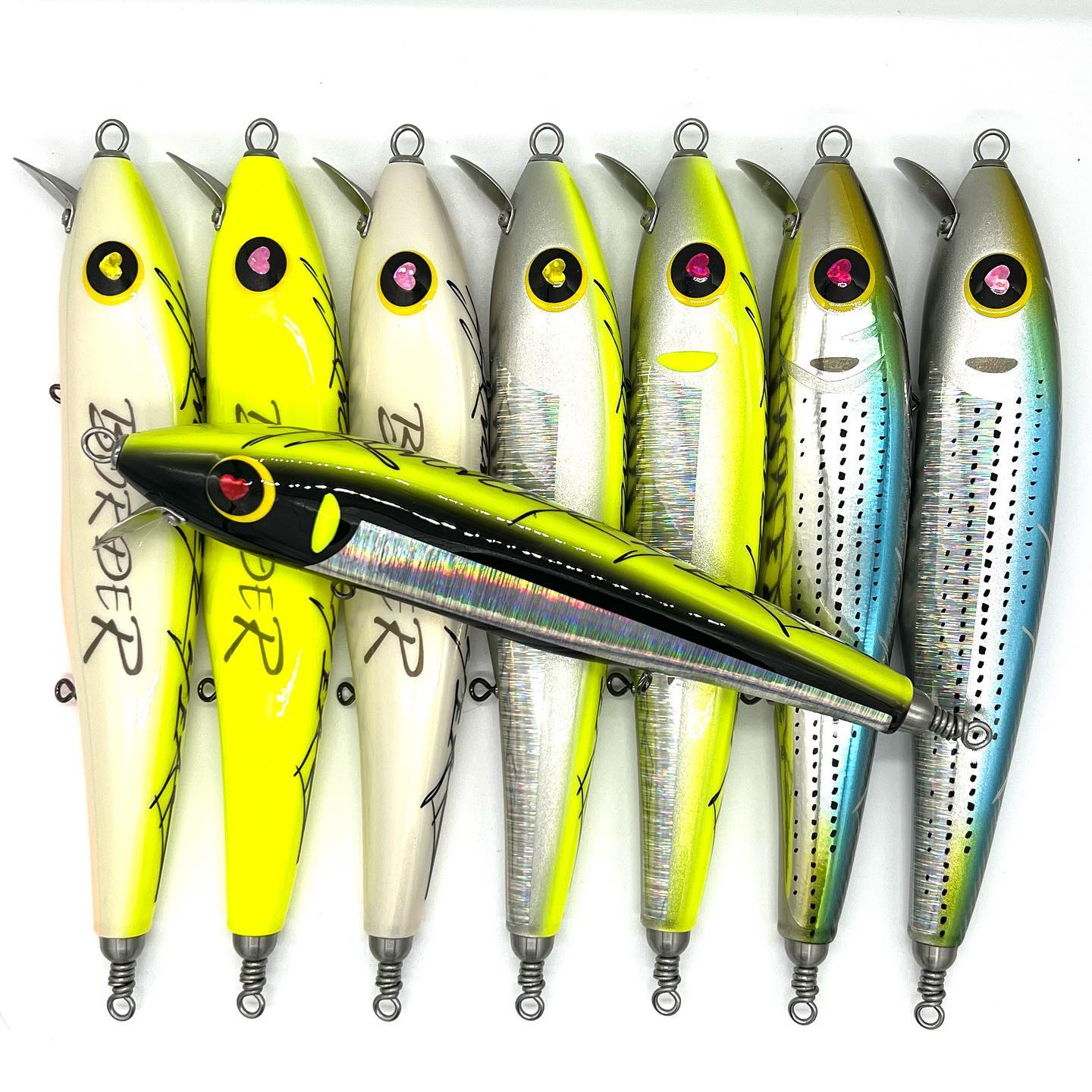 HAMMER HEAD【BORDER SD 195F】入荷しました〜! 既存シーバス用ルアーにはありえなかったルアーサイズ!! ウッドボディ 約195mm、(全長230mm)、ウエイト 約70g ボディ構造は、ジョイント式ではなく ウッドの一体型、ジョイント部の破損の心配もいりません! リップ HAMMER HEAD【BORDER SD 195F】入荷しました〜! 既存シーバス用ルアーにはありえなかったルアーサイズ!! ウッドボディ 約195mm、(全長230mm)、ウエイト 約70g ボディ構造は、ジョイント式ではなく ウッドの一体型、ジョイント部の破損の心配もいりません! リップ