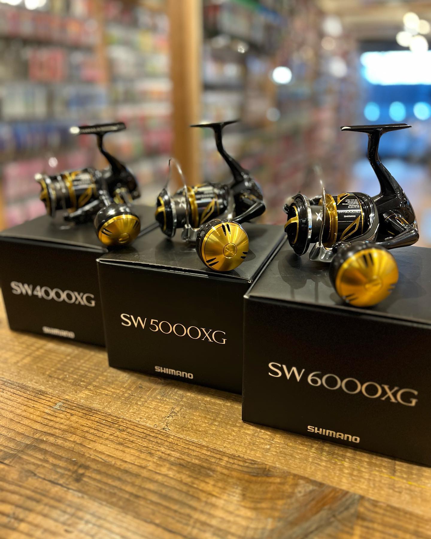 SHIMANO STELLA SWシリーズ入荷しました〜! 外房ジギング〜ヒラマサ、キハダ等の大物キャスティング向けの8000HG,10000HG,14000XG! ショアからの、ヒラスズキ〜ライトショアジギング向けの4000XG,5000XG,6000XG! シーズンなると手に入れにくいので、今から準備万端で SHIMANO STELLA SWシリーズ入荷しました〜! 外房ジギング〜ヒラマサ、キハダ等の大物キャスティング向けの8000HG,10000HG,14000XG! ショアからの、ヒラスズキ〜ライトショアジギング向けの4000XG,5000XG,6000XG! シーズンなると手に入れにくいので、今から準備万端で
