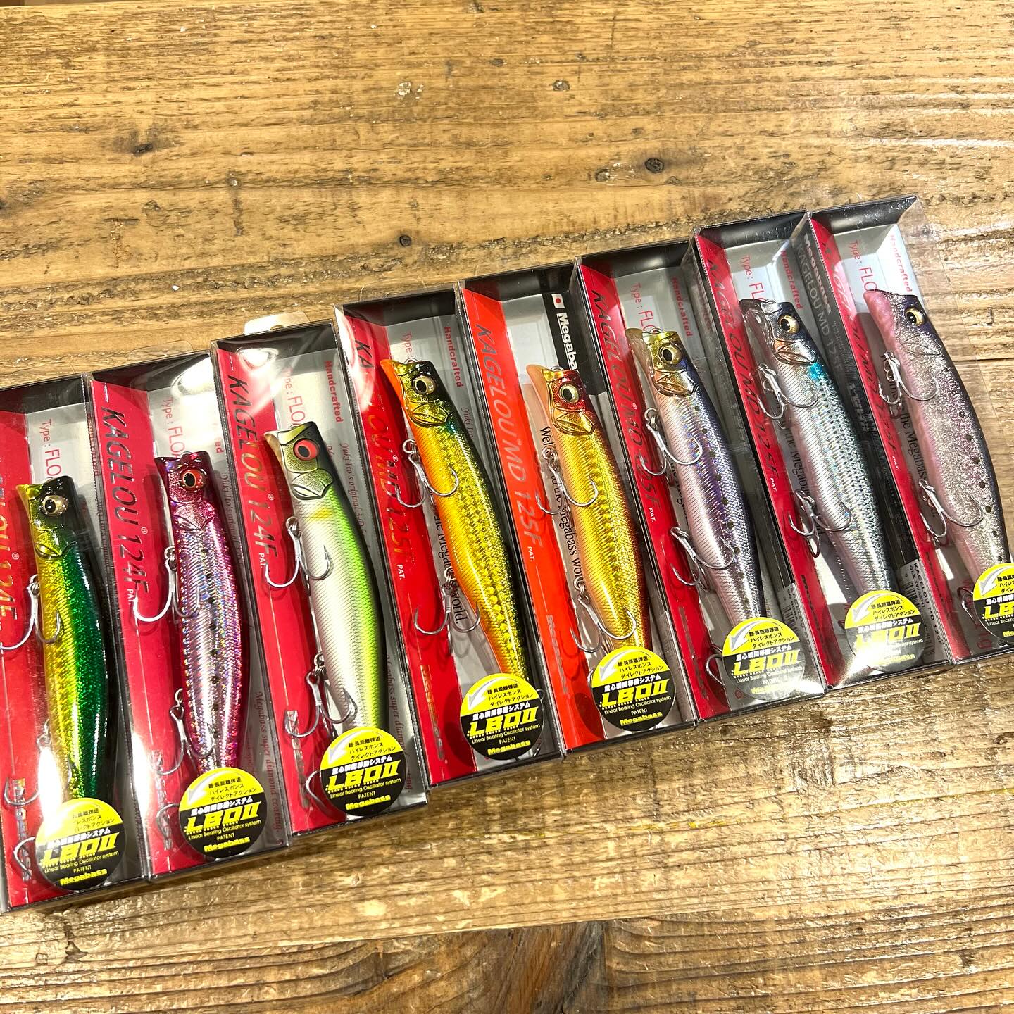メガバス【カゲロウシリーズ】入荷しました 100F,MD98F,124F,MD125F,155Fの5機種入荷しております! 今回も少量入荷となっております。 沢山のお客様に使って頂きたいので、ご協力お願い致します🤲 | 海吉情報 メガバス【カゲロウシリーズ】入荷しました 100F,MD98F,124F,MD125F,155Fの5機種入荷しております! 今回も少量入荷となっております。 沢山のお客様に使って頂きたいので、ご協力お願い致します🤲 | 海吉情報