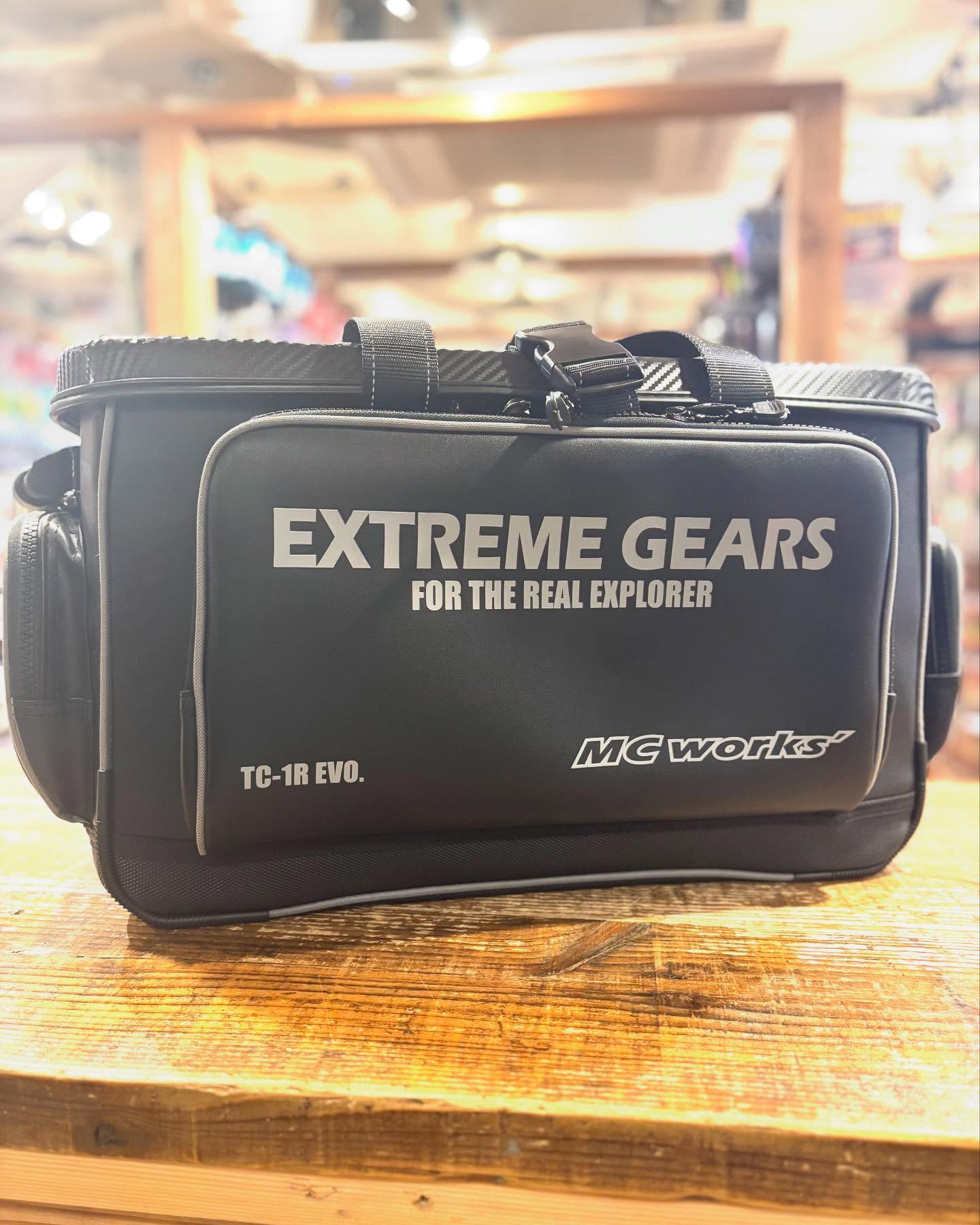 MCワークスさんより、⭐️TC-1R EVO入荷！！タックルコンテナバッグ！！ご予約頂きましたお客様は本日出荷させて頂きましたの宜しくお願い致します🙇#海吉#mcワークス#mcworks